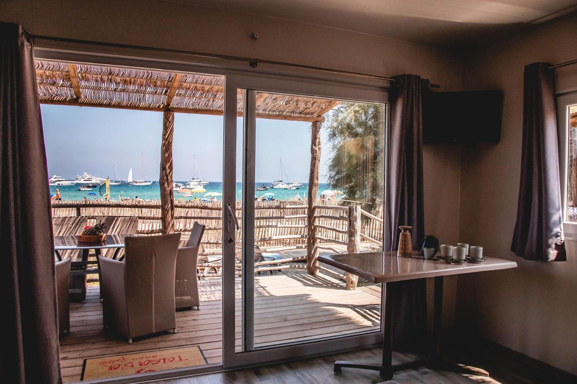 ホテル Toison D'Or ラマチュエル エクステリア 写真 A room at the resort