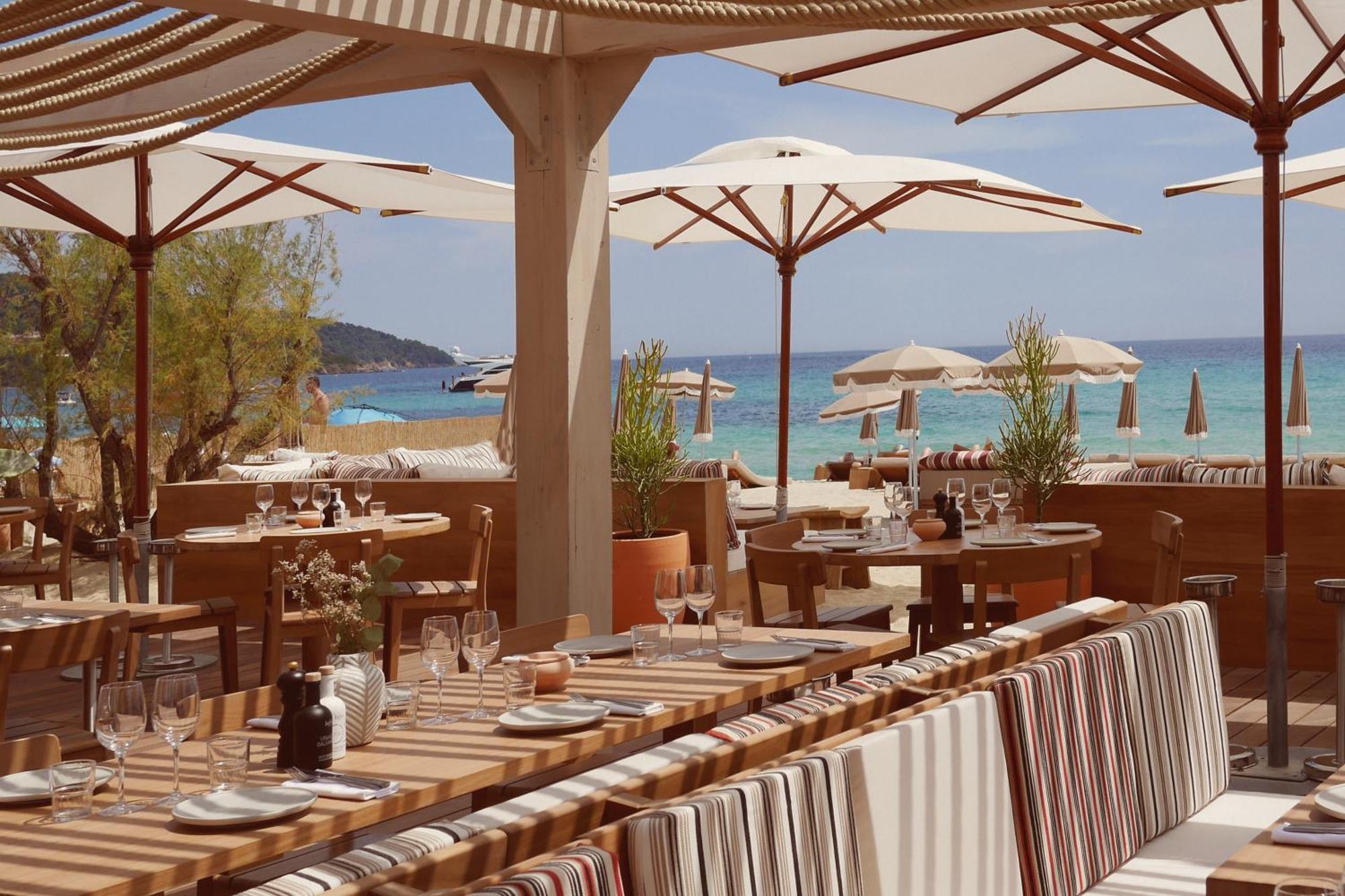 ホテル Toison D'Or ラマチュエル エクステリア 写真 The Beach Club