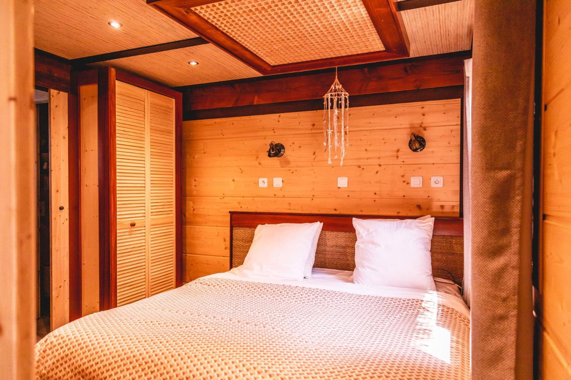 ホテル Toison D'Or ラマチュエル 部屋 写真 A bedroom in the hotel