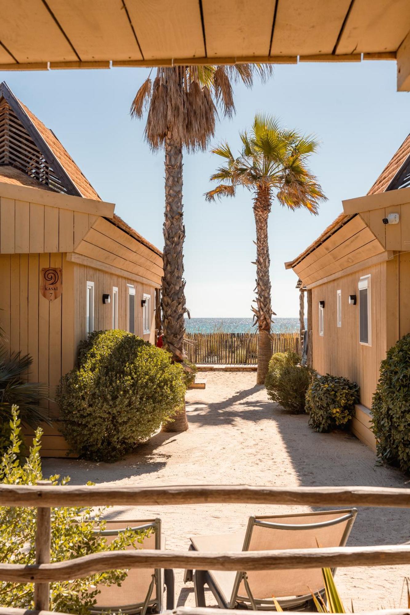 ホテル Toison D'Or ラマチュエル エクステリア 写真 The beach at the Hotel