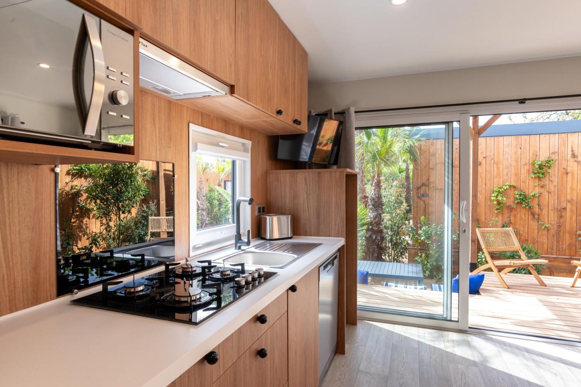 ホテル Toison D'Or ラマチュエル エクステリア 写真 A kitchen in a mobile home